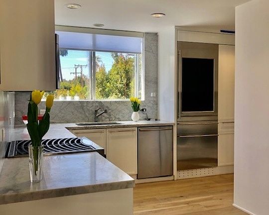 4th image of 9033 Vista Grande St #Penthouse