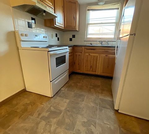 2nd image of 67 Hinkley Dr #3