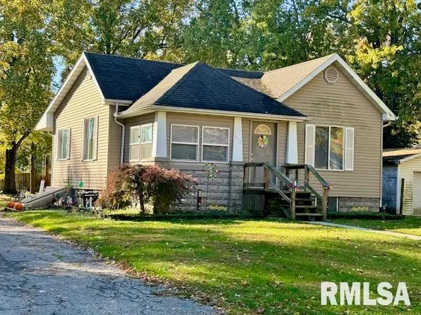 812 Jefferson St, Pawnee, IL 62558