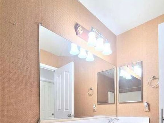 4th image of 11531 W Green Dr