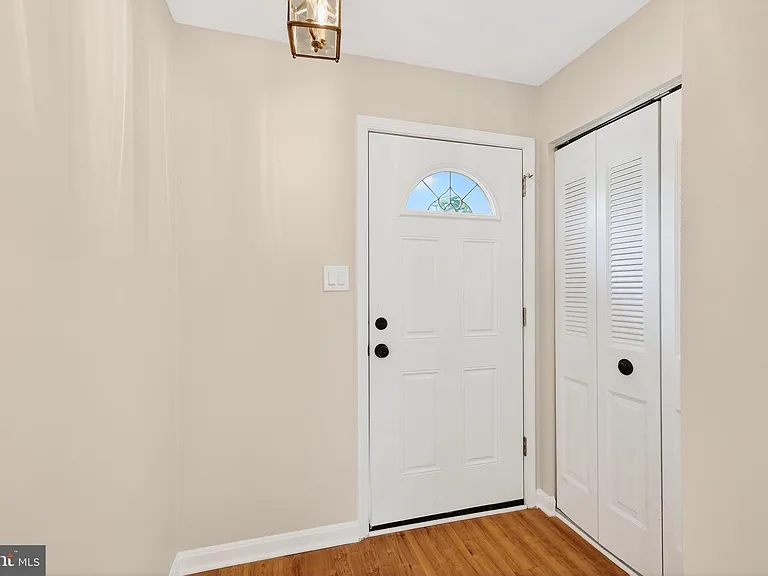 7306 Eggar Woods Ln — Photo 2