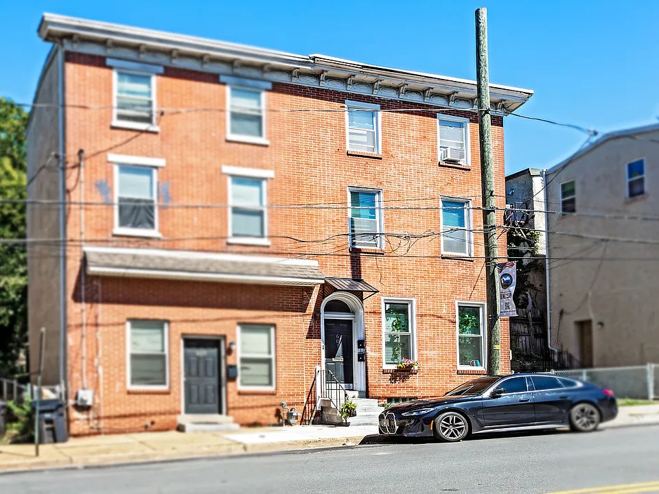 603 W 4th St
