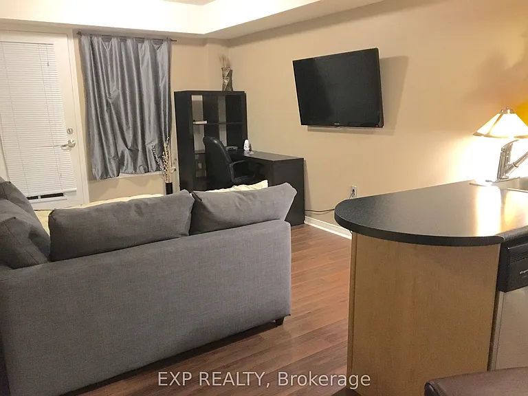 46 E Liberty St #521 — Photo 7