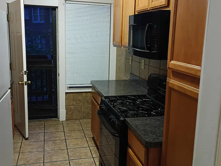 1475 Crawford Rd #4 — Photo 13