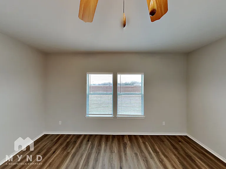 307 Susan Way — Photo 19