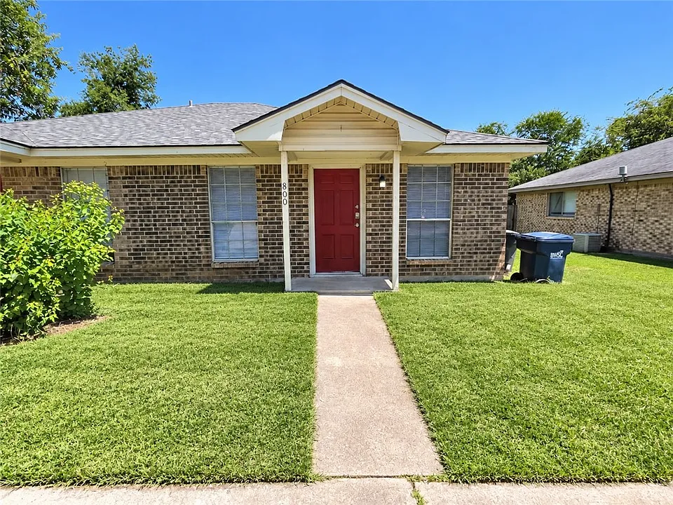 800 Concho Pl