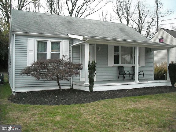 3rd image of 101 Deerwood Dr