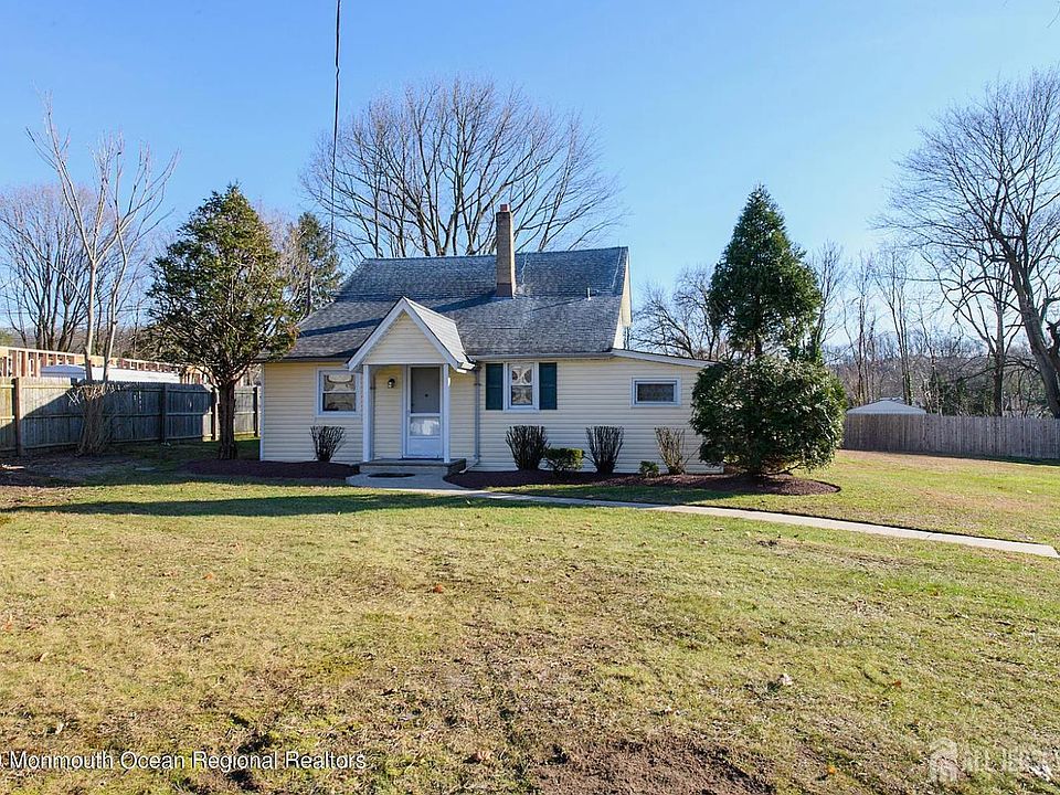 1st image of 2 Woodbrook Dr