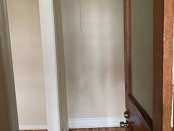2nd image of 842 N Francisco Ave Unit 1