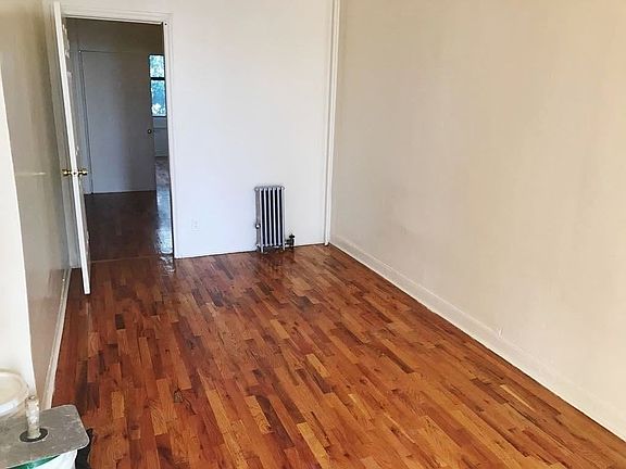 2nd image of 289 Jefferson St #3EE