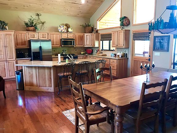 2nd image of 685 Pine Creek Dr