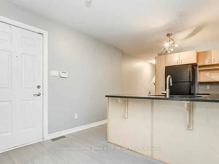 395 Chapman Mills Dr #A — Photo 3