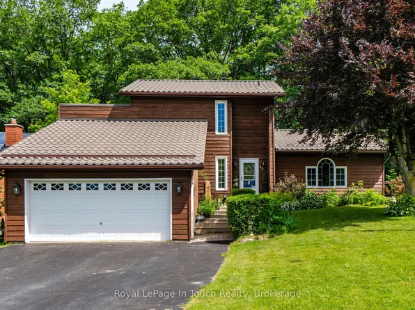 13 Hallen Dr, Penetanguishene, ON L9M 1G2