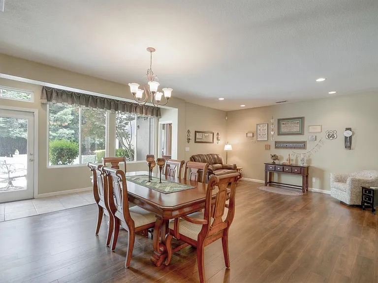 9509 Grasmeer Way — Photo 8