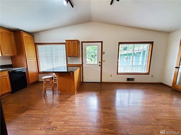 4th image of 3146 Glacier Ln