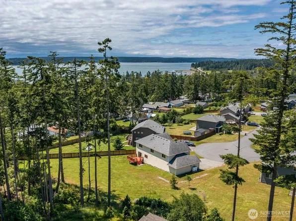 930 Cove View Circle, Oak Harbor, WA 98277