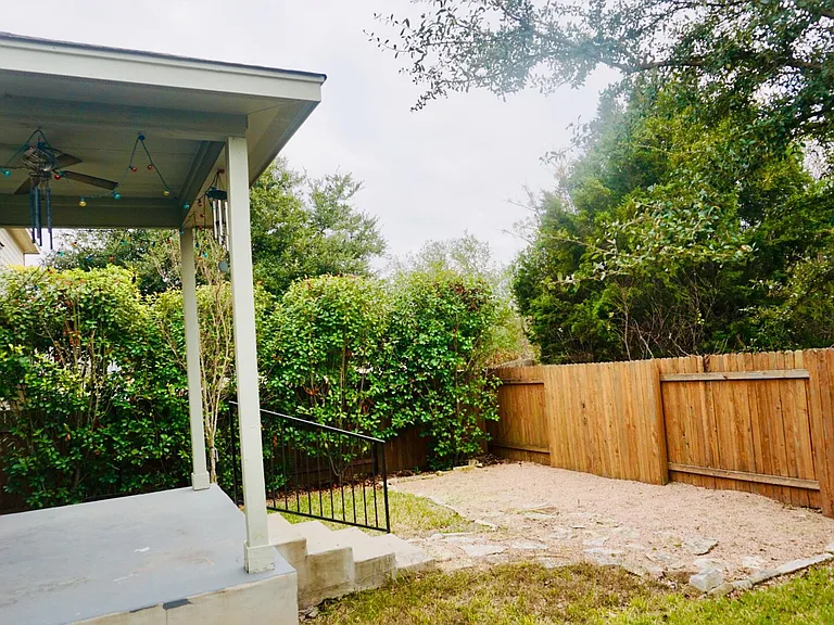2305 Nestlewood Dr — Photo 21