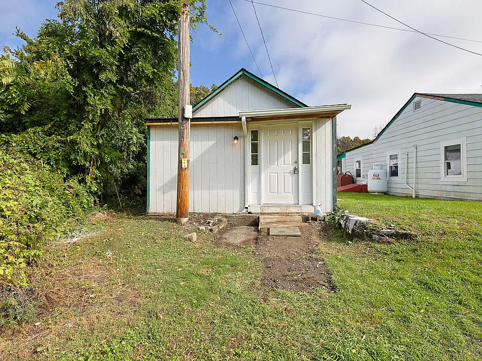 16 Tighe Ave