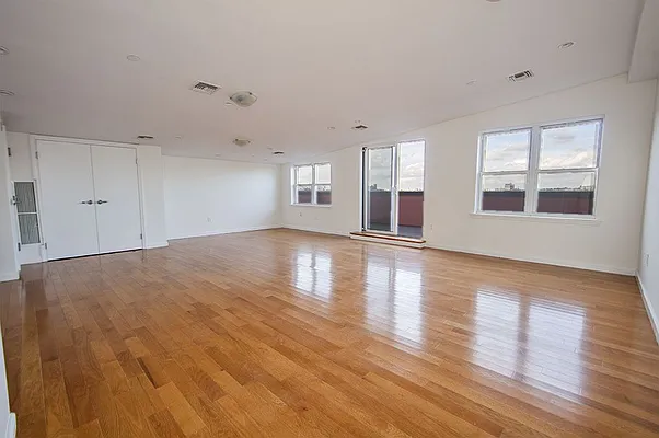 Rented by Level Group | media 1