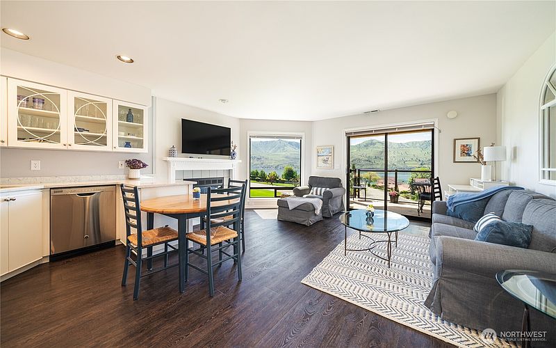 5th image of 100 Lake Chelan Shores Drive #18-5
