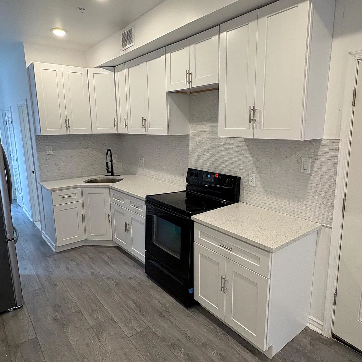 2 bed, 2456 sqft, $1,470 — Photo 1