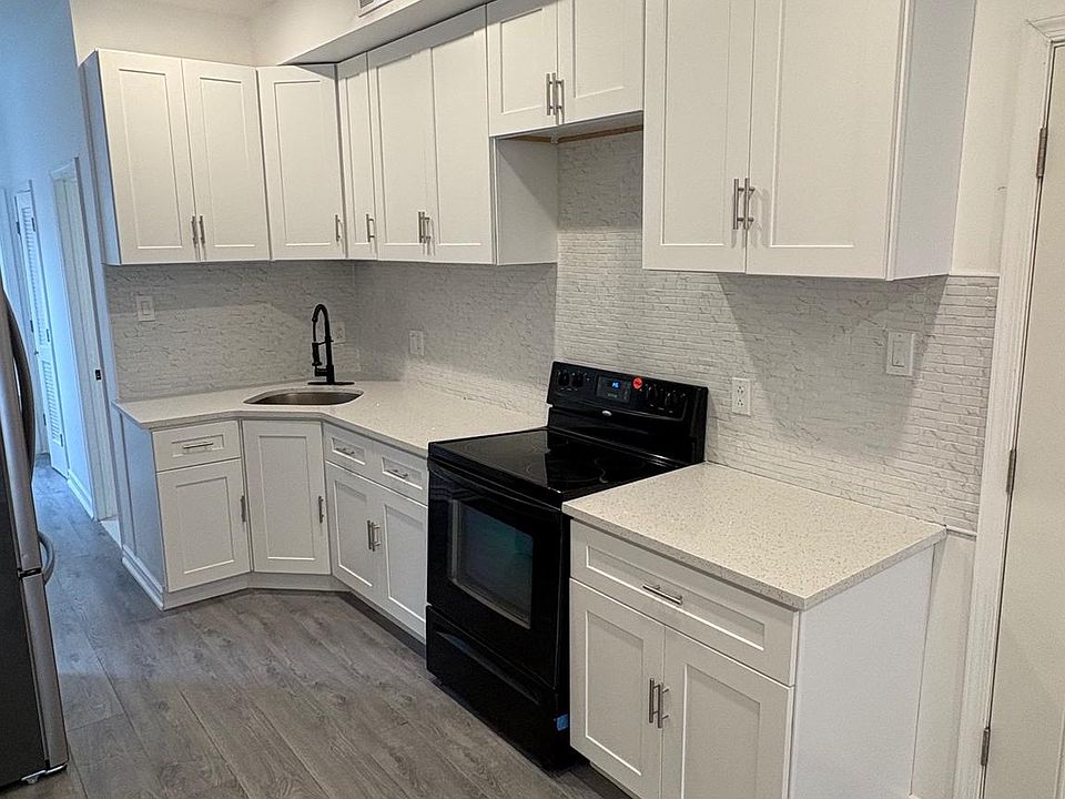 1st image of 1733 W Erie Ave #2