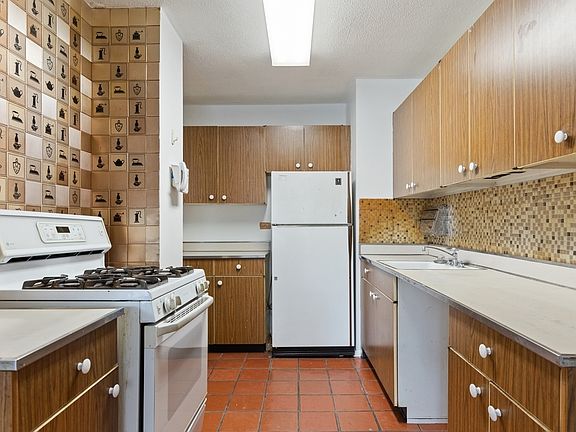 4th image of 80 Gold St APT 3H