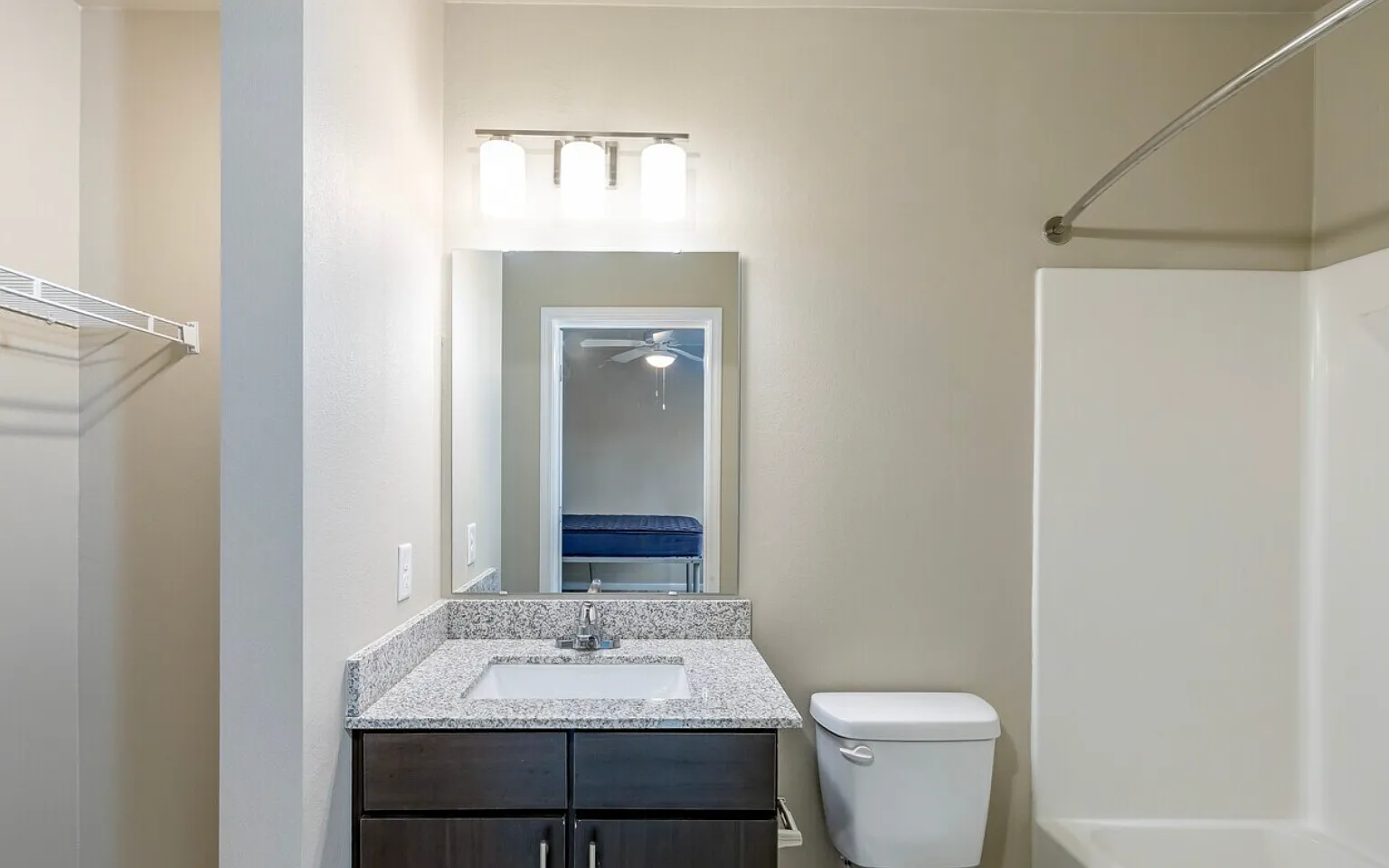 1 bed, 1.5 bath, $1,050 — Photo 3