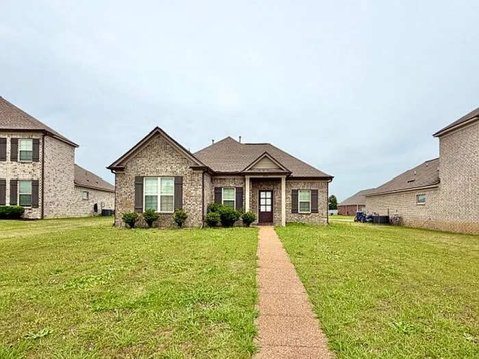 Building Photo - 340 Azalea Dr