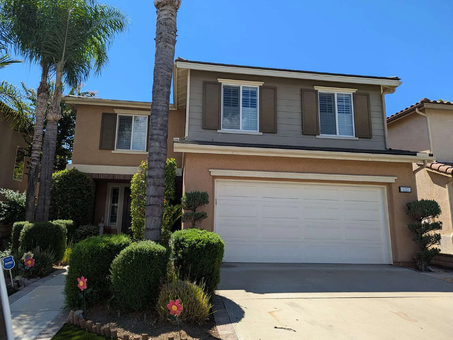 5 bed, 3.0 bath, 2614 sqft, $4,500 — Photo 1
