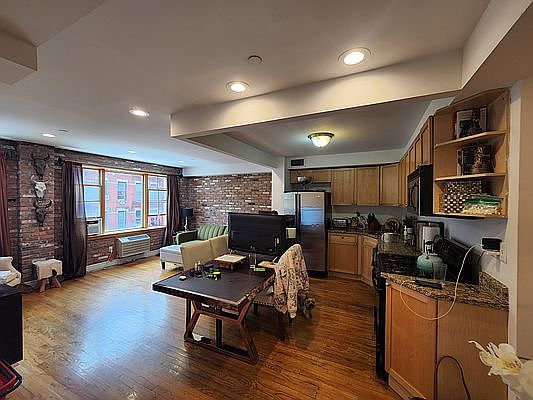 1st image of 172 Avenue A #3A