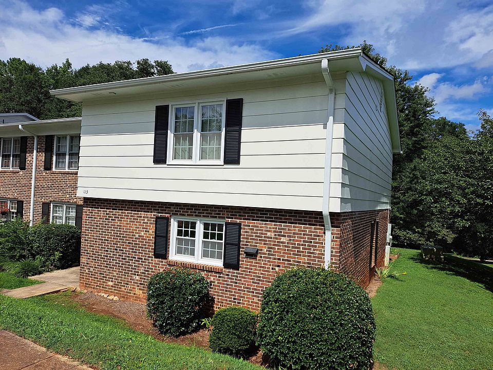 2nd image of 123 Fernridge Dr