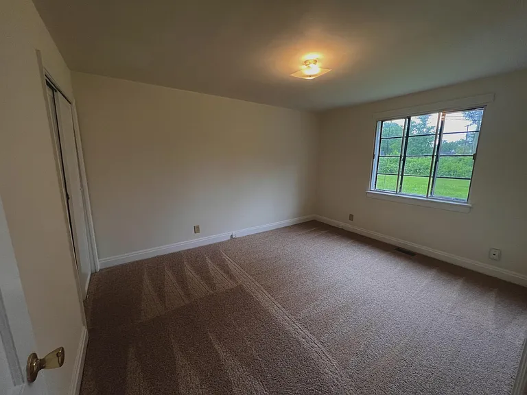 527 Elmhurst Rd — Photo 11