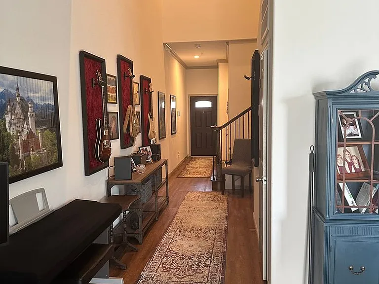 1325 Summerset Ln — Photo 4