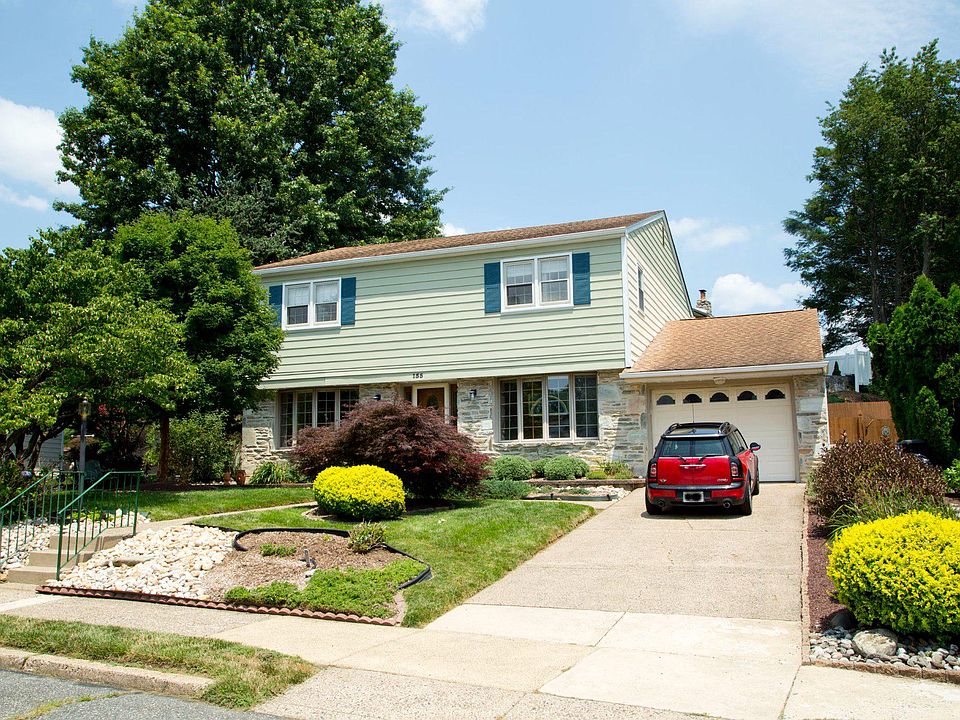 1st image of 155 Stratford Dr