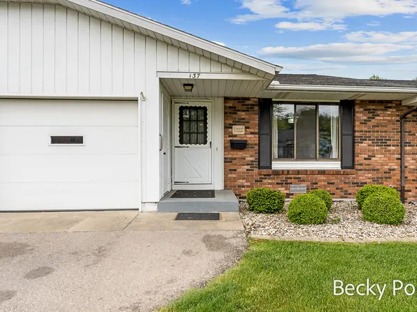 230 S State St APT 137, Zeeland, MI 49464