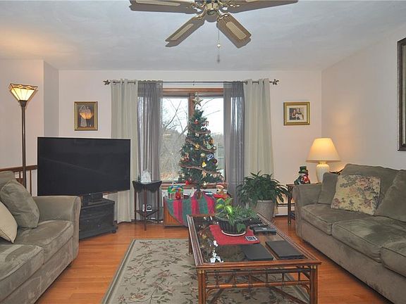 3rd image of 3 S Pleasant Ave