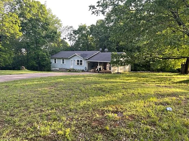 3 bed, 1050 sqft, $1,400 — Photo 3