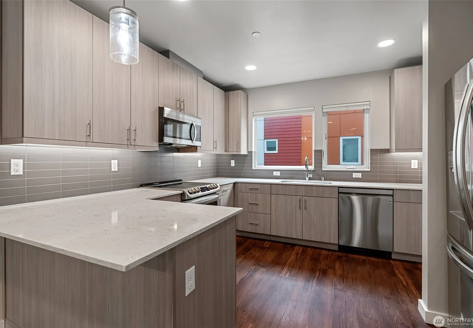 3 bed, 2.5 bath, 1442 sqft, $3,500 — Photo 4