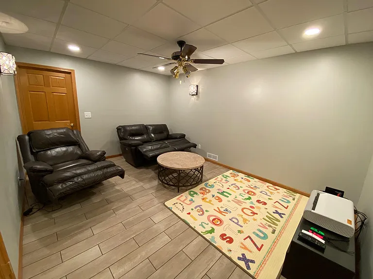 7805 Rutherford Ct — Photo 40