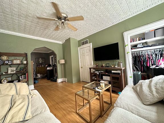 2nd image of 1409 W Grand Ave #2