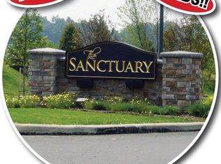 892 Braemar Cir NE, North Canton, OH 44720