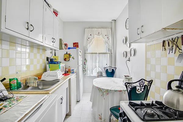 Sold by Dwell Residential Inc | media 2