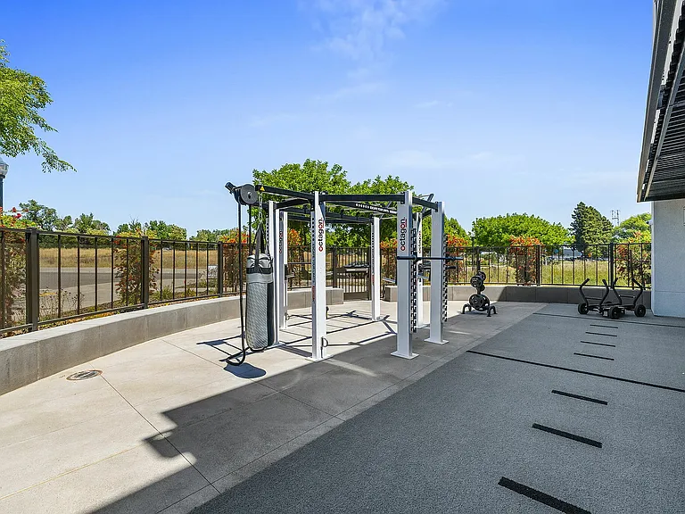 70-web-or-mls-775-n-6th-st