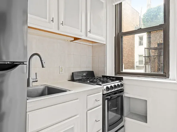 345 East 77th Street image 3 of 4