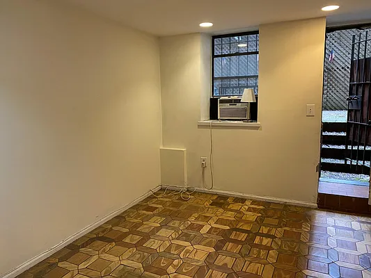 Rented by Compass | media 9