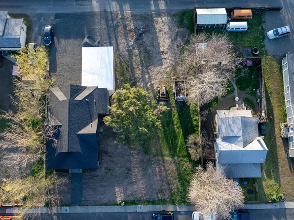 526 9th St, Clarkston, WA 99403