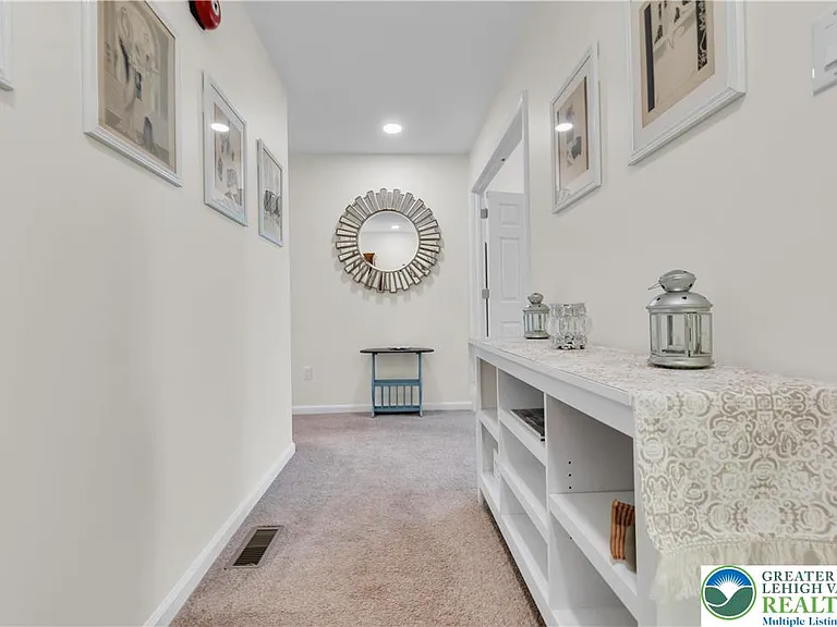 991 King Way — Photo 25