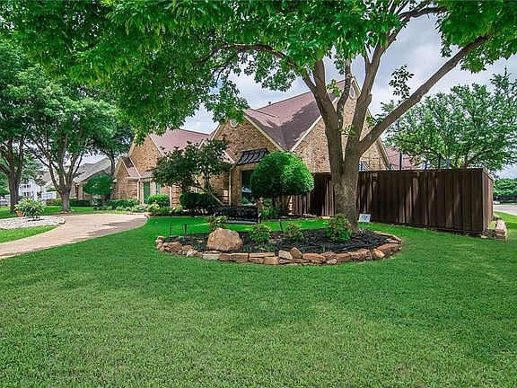 2nd image of 4323 Briargrove Ln