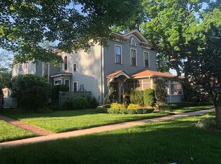 1103 Geneva St, Lake Geneva, WI 53147